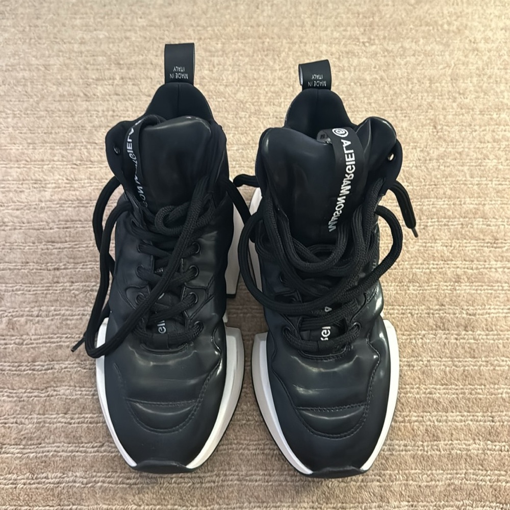 Maison Margiela warerproof sheakers in black color. Size:39 - Picture 2 of 13